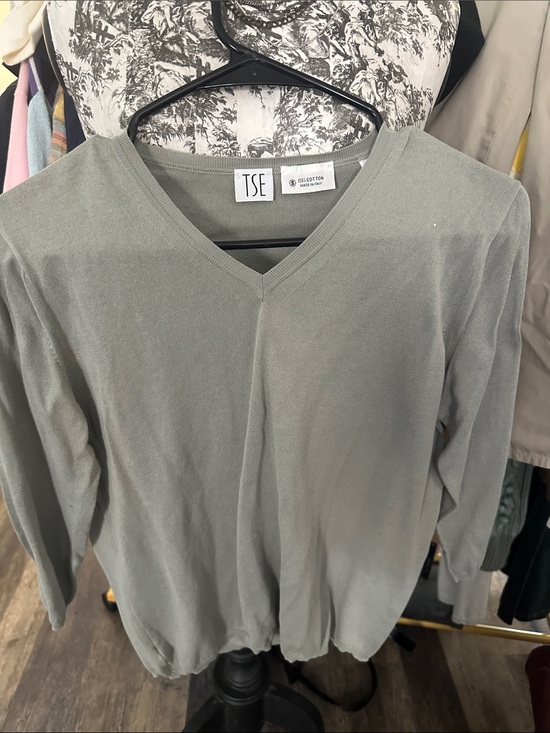TSE Tops - TSE Women's V-Neck Sweater in Light Sage